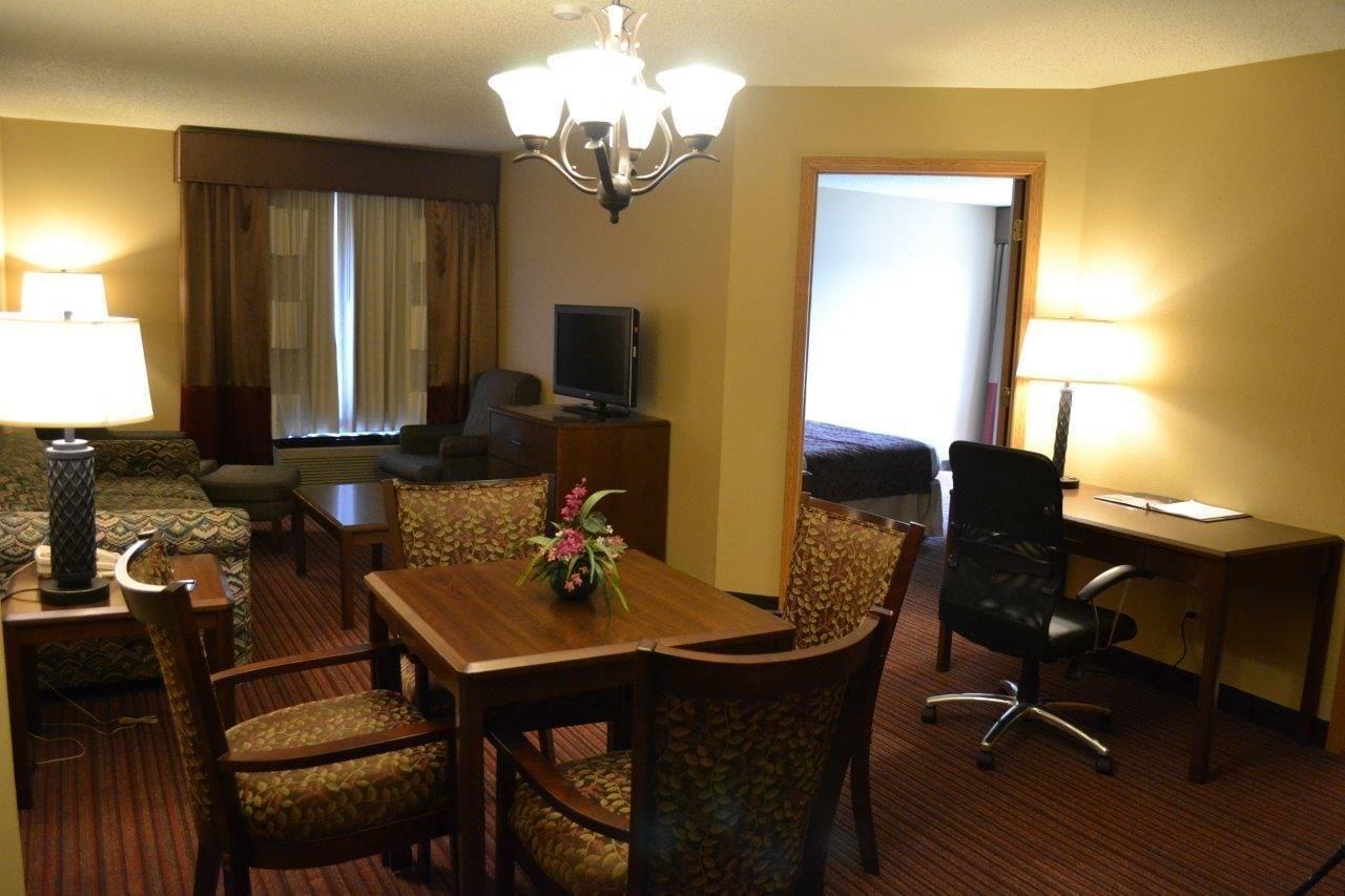 Baymont By Wyndham Mequon Milwaukee Area Hotell Exteriör bild