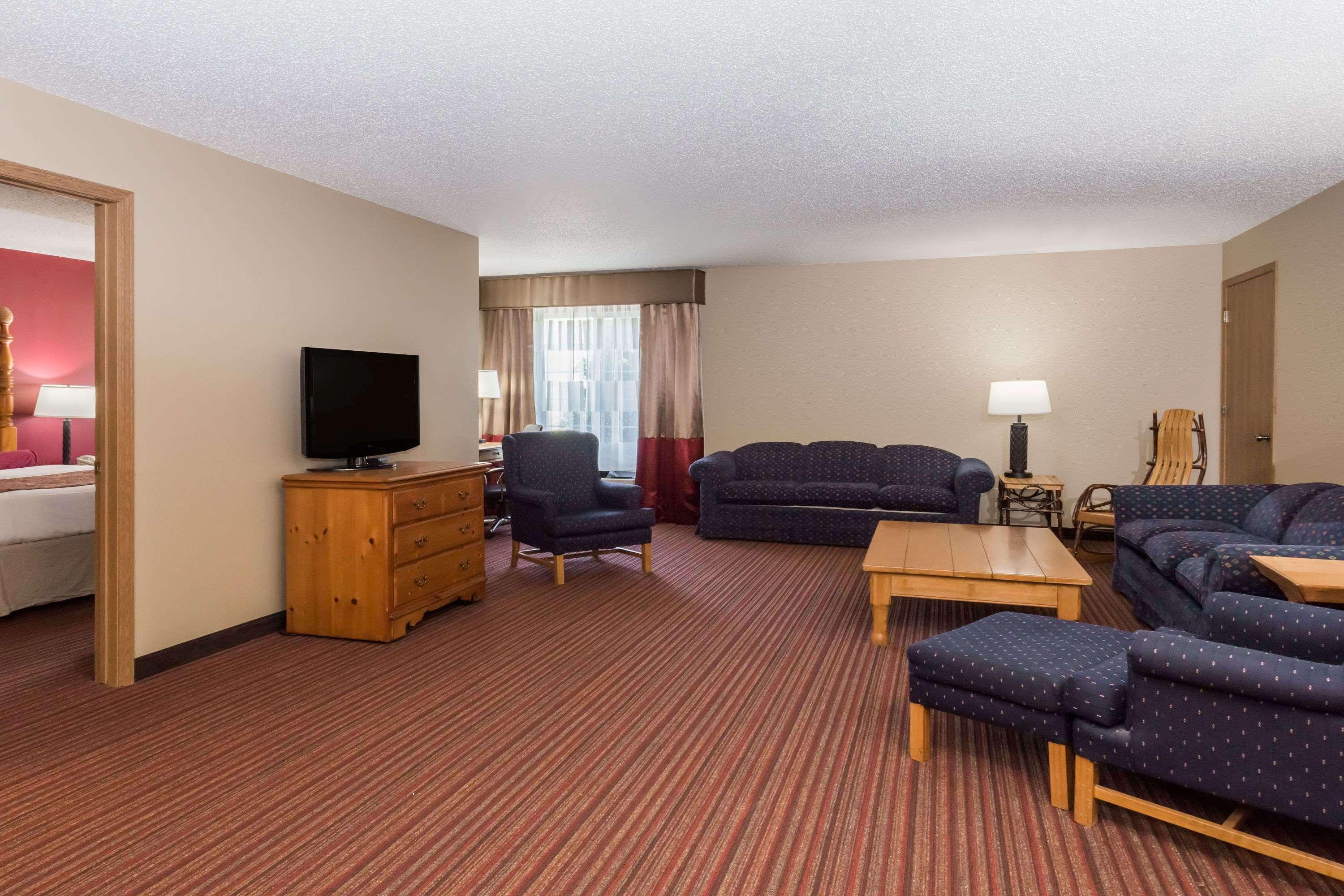 Baymont By Wyndham Mequon Milwaukee Area Hotell Exteriör bild