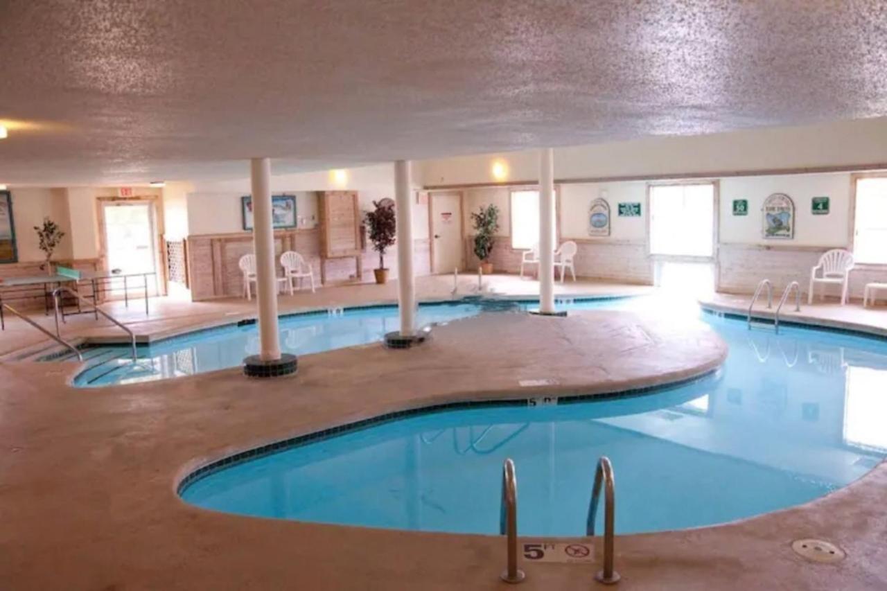 Baymont By Wyndham Mequon Milwaukee Area Hotell Exteriör bild