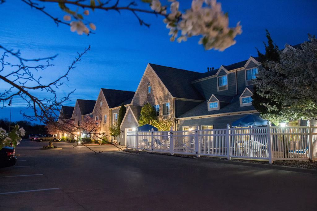 Baymont By Wyndham Mequon Milwaukee Area Hotell Exteriör bild