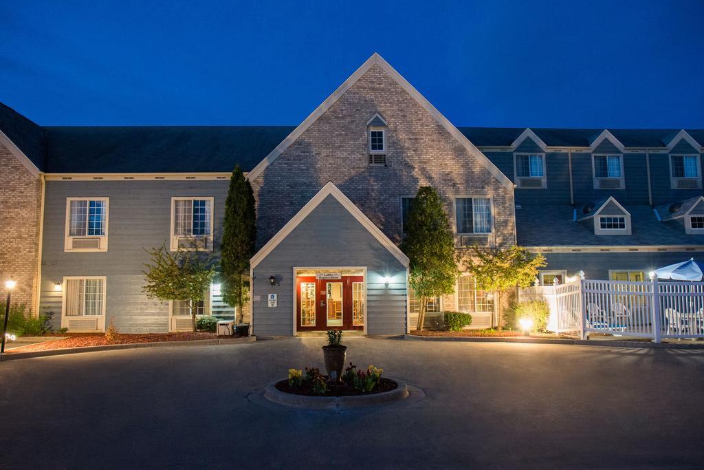 Baymont By Wyndham Mequon Milwaukee Area Hotell Exteriör bild